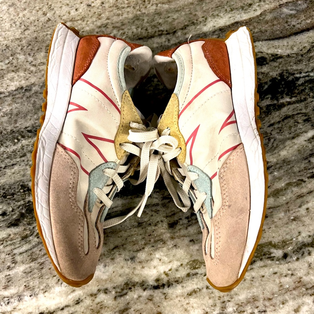 New balance Childrens size 2 sneakers